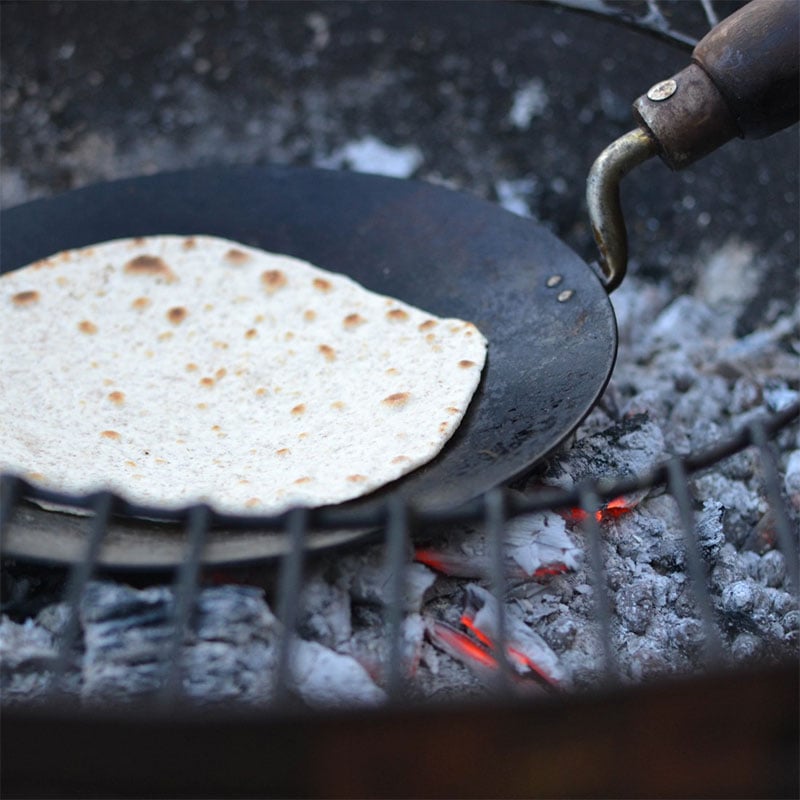 https://www.castinstyle.co.uk/shopimages/products/extras/J4354-Kadai-Chapati-Pan.jpg